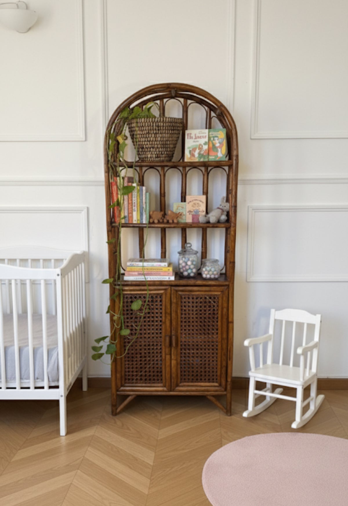 Bibliothèque étagère vintage en rotin et cannage