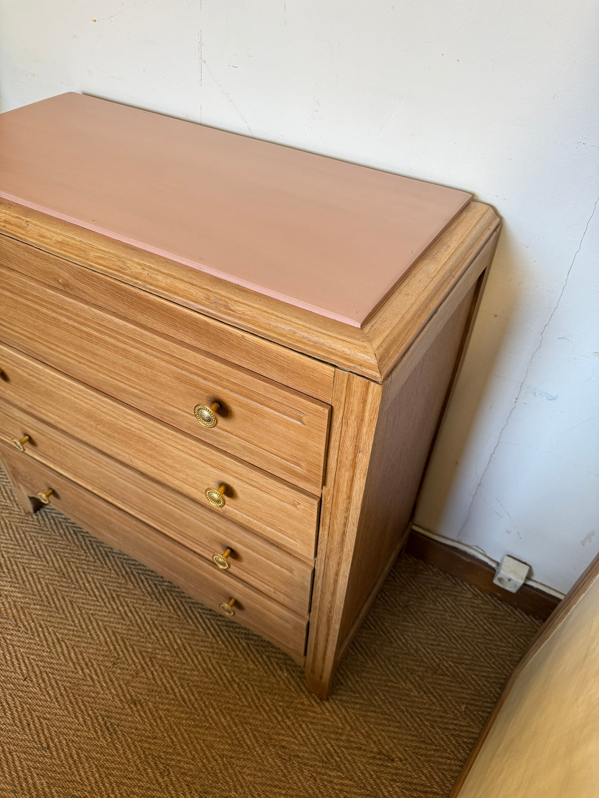 Commode vintage poignées dorées