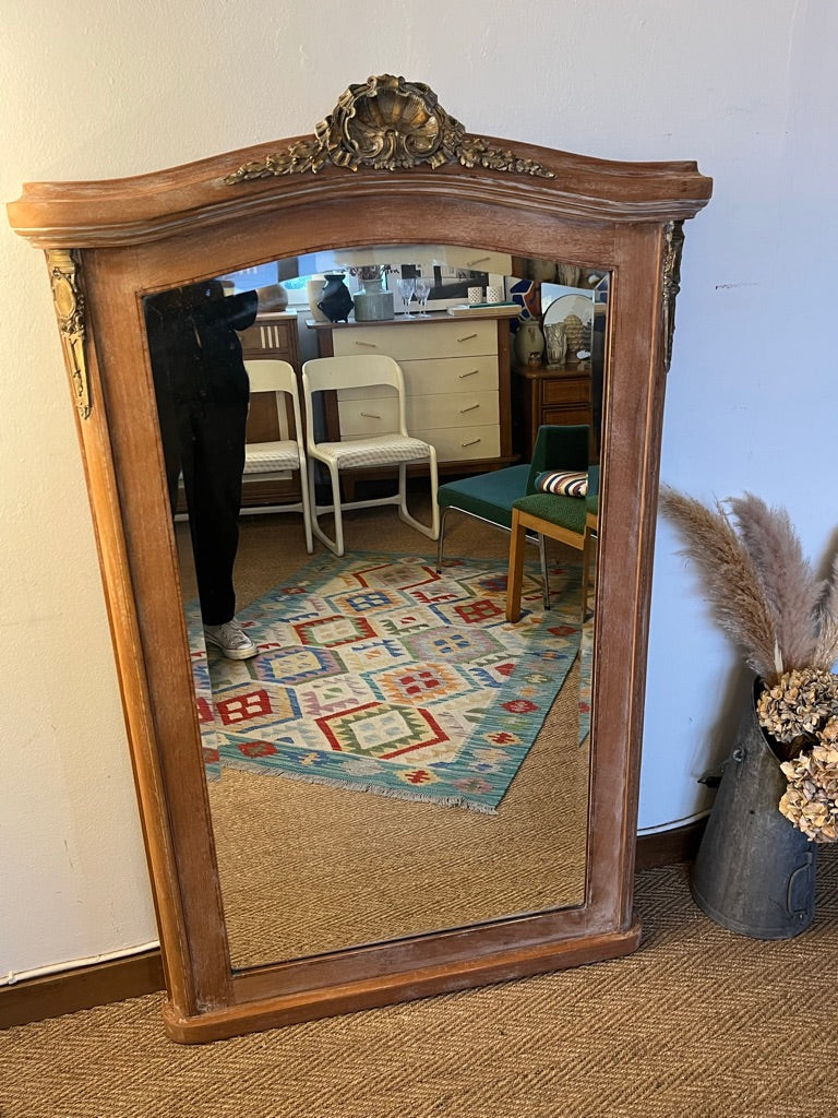 Grand miroir ancien en bois et glace biseautée