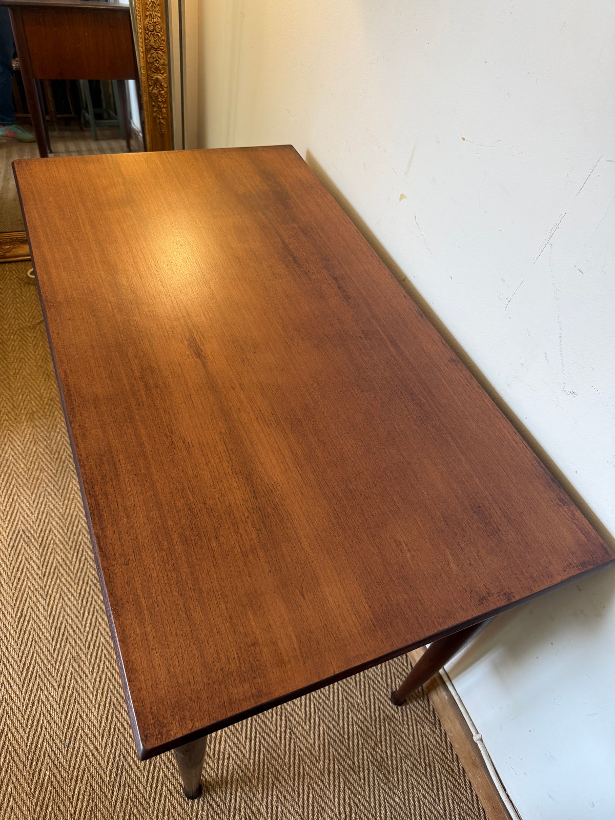 Bureau vintage style scandinave pieds fuselés