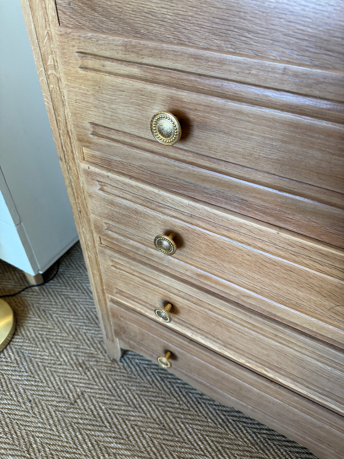 Commode vintage poignées dorées