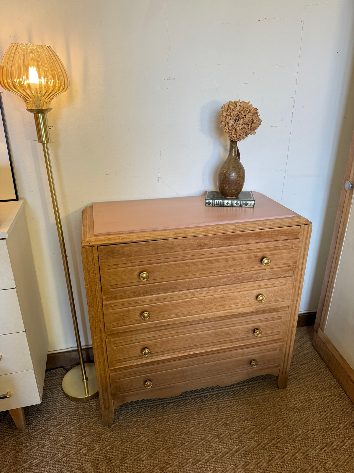 Commode vintage poignées dorées