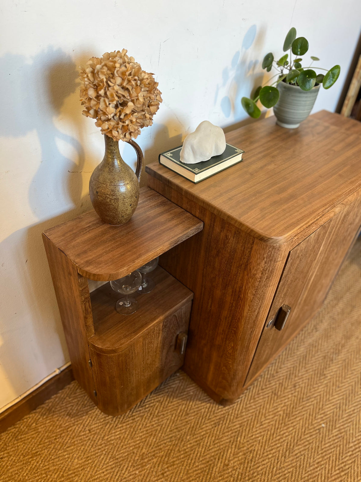Meuble bar buffet art déco bois massif lignes arrondies