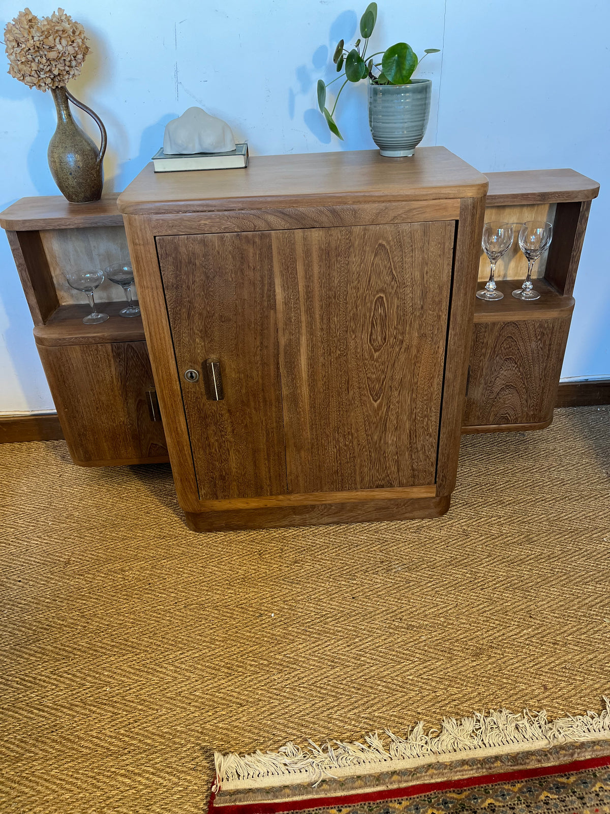 Meuble bar buffet art déco bois massif lignes arrondies