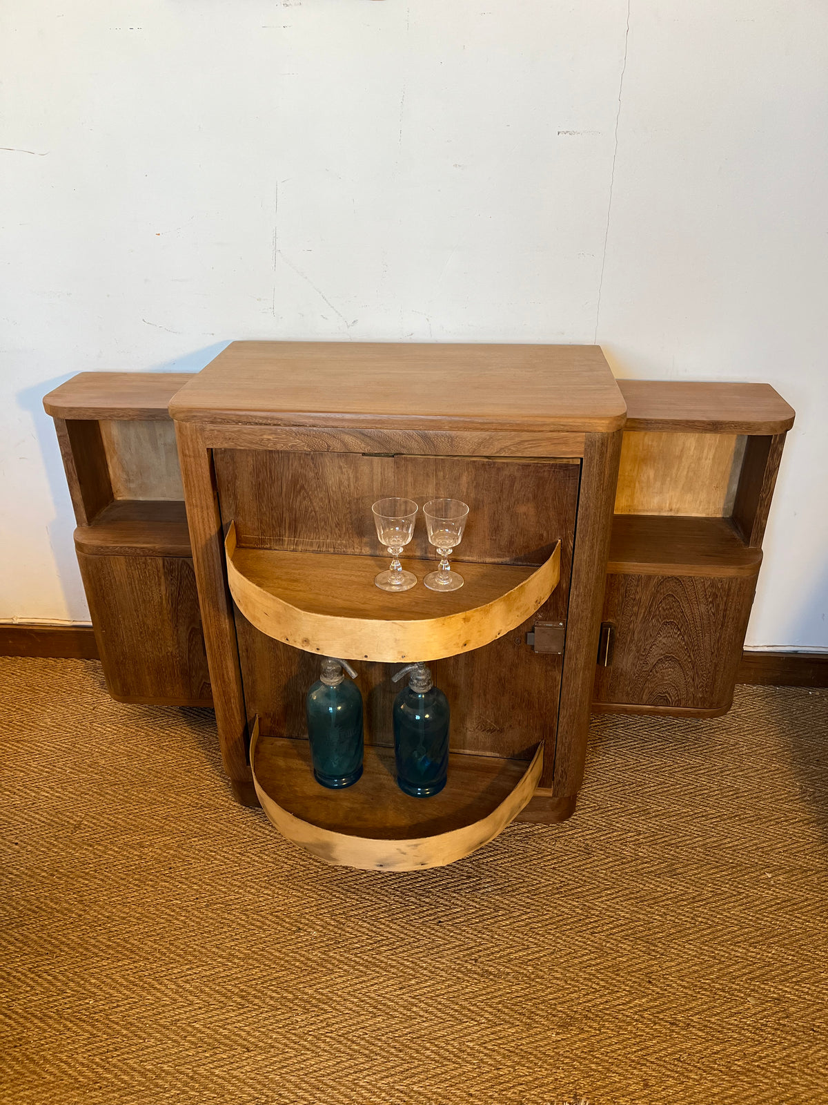 Meuble bar buffet art déco bois massif lignes arrondies