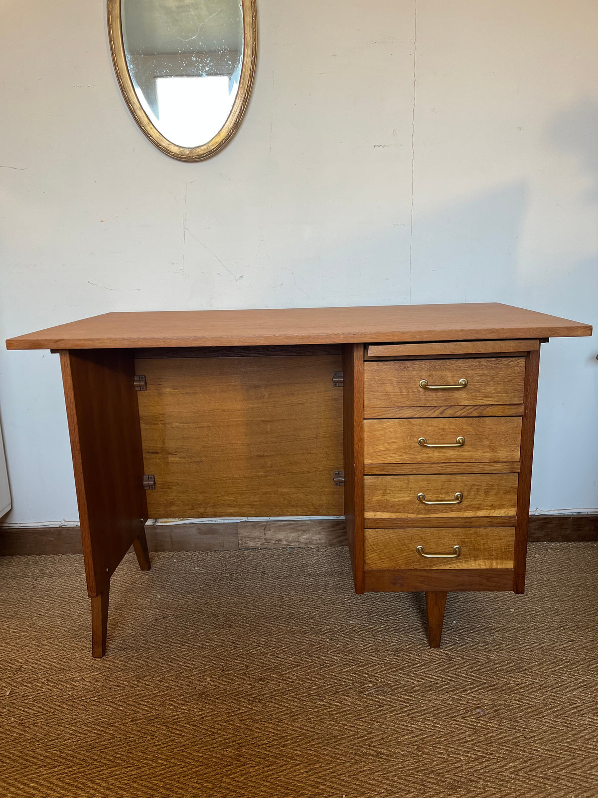 Bureau vintage placage chêne et poignées laiton doré