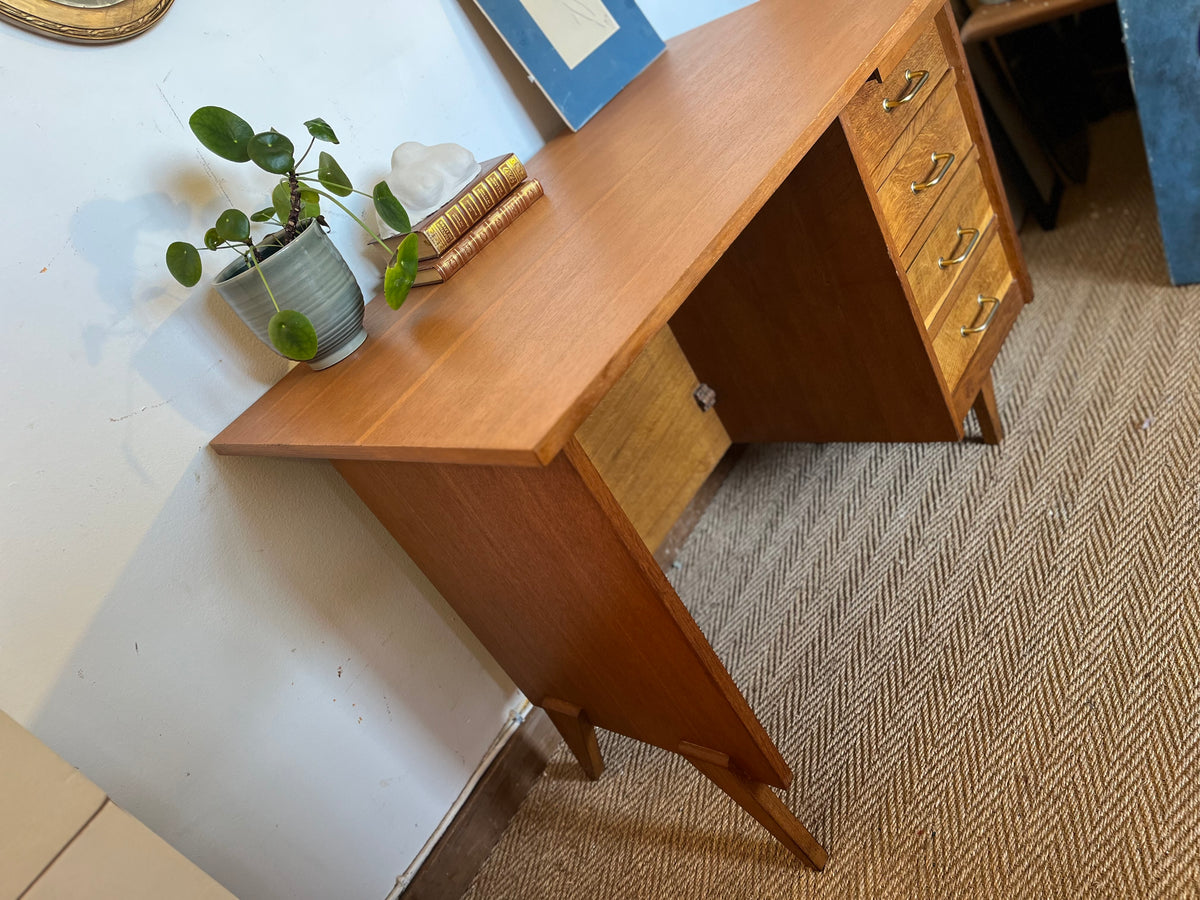 Bureau vintage placage chêne et poignées laiton doré