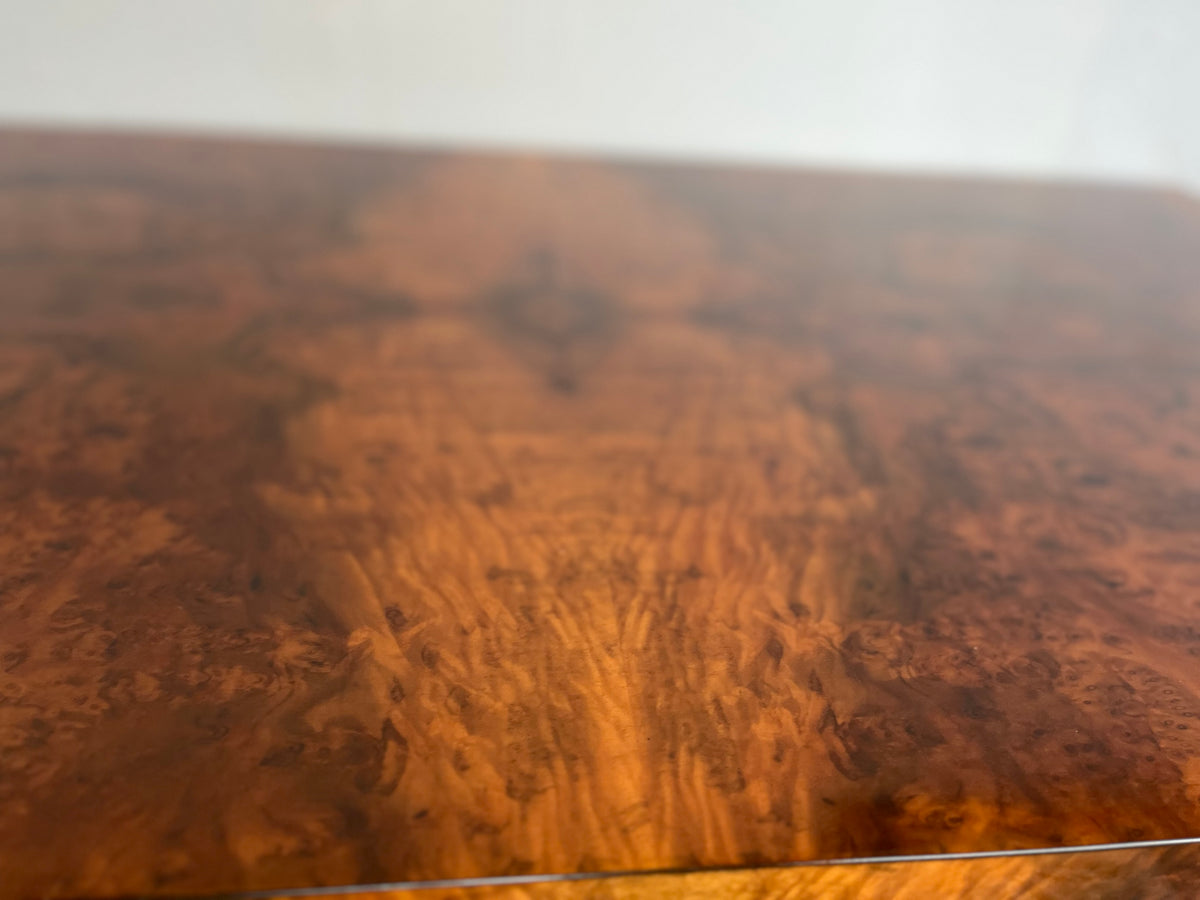 Table basse vintage en loupe de noyer