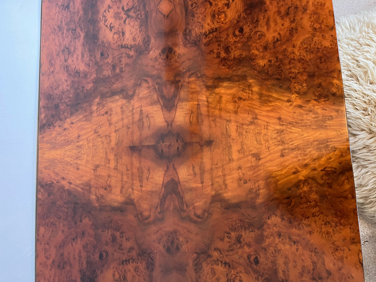 Table basse vintage en loupe de noyer