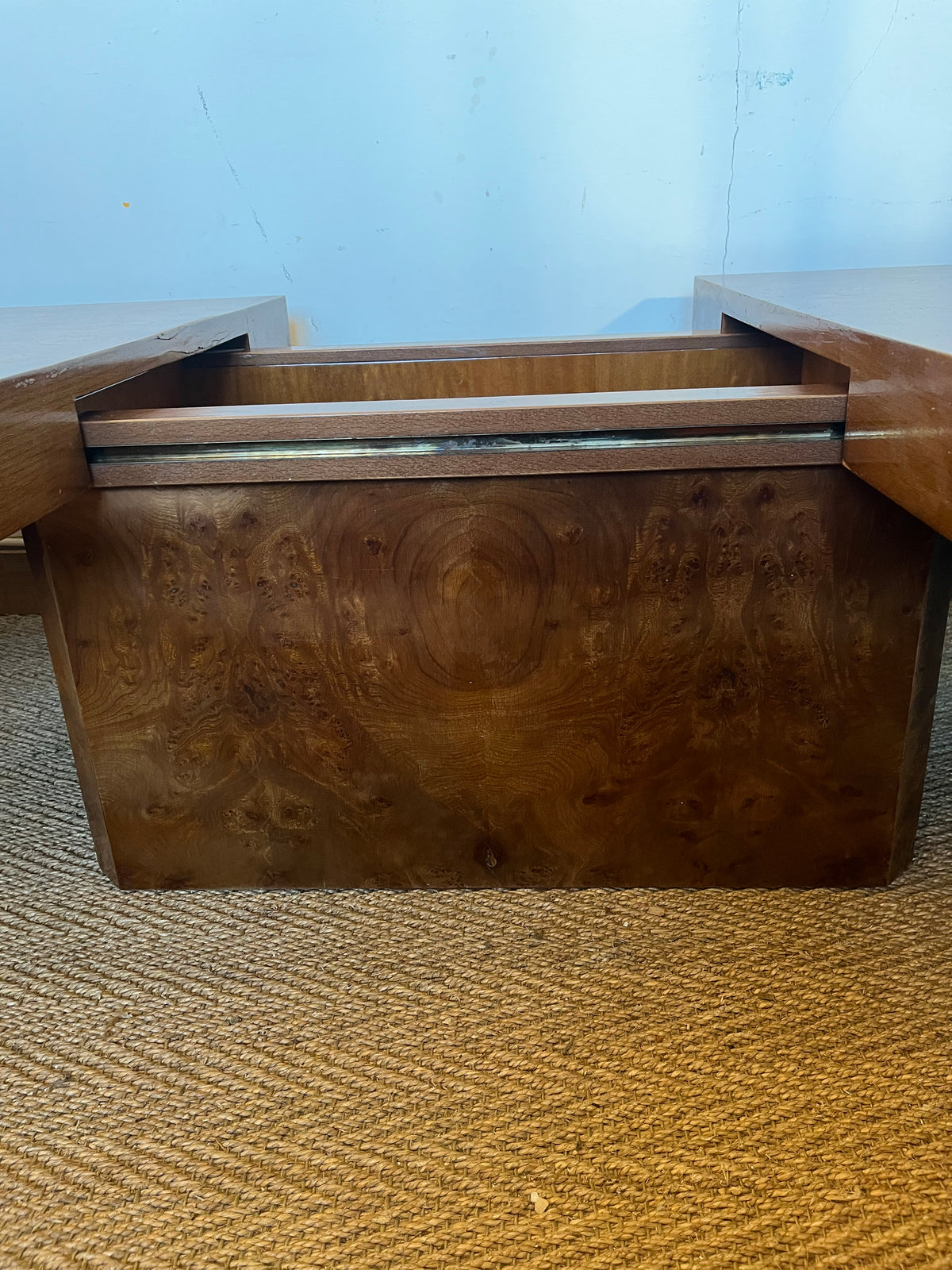 Table basse vintage loupe d'orme bar caché