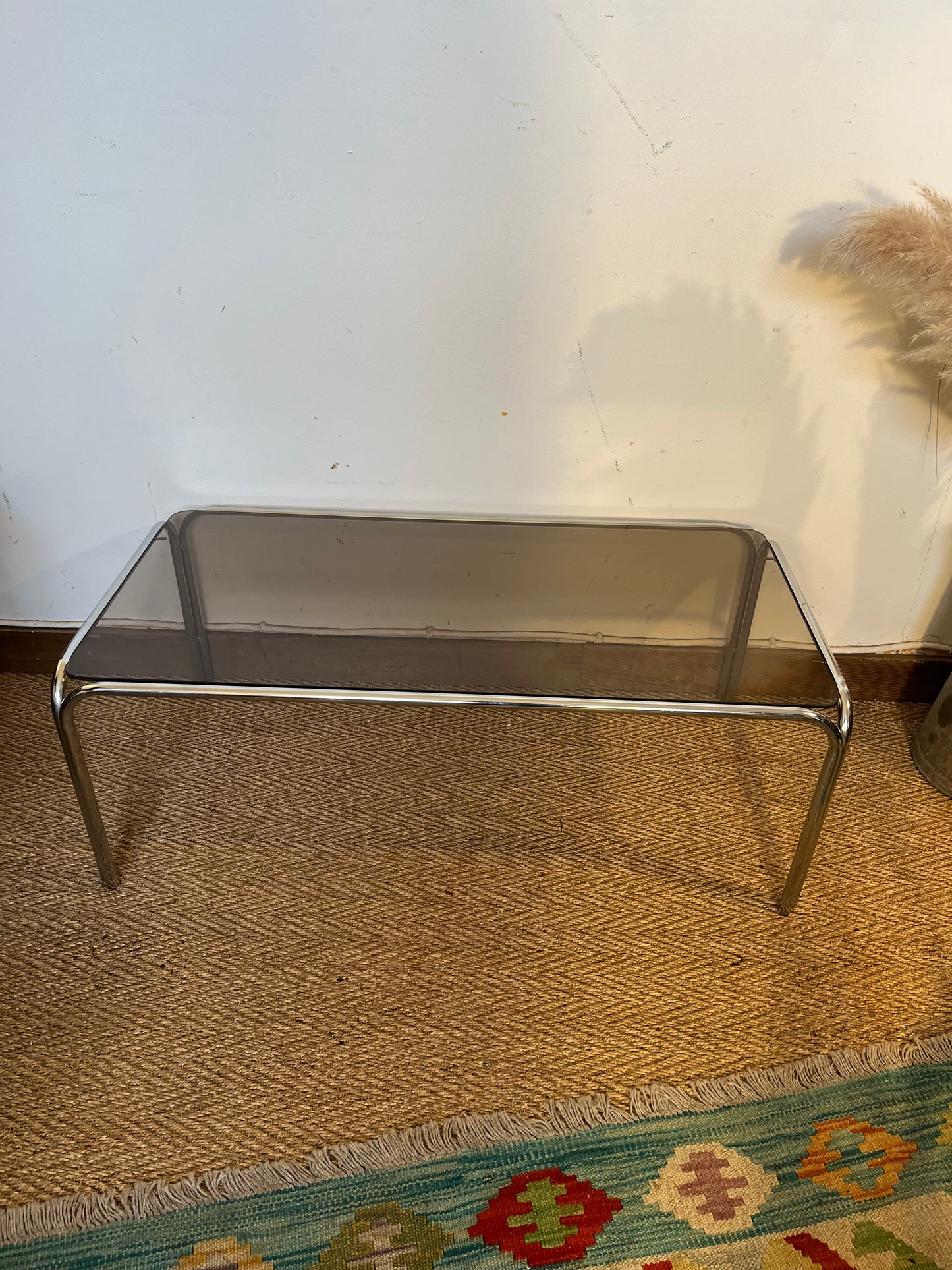 Table vintage chrome et verre fumé