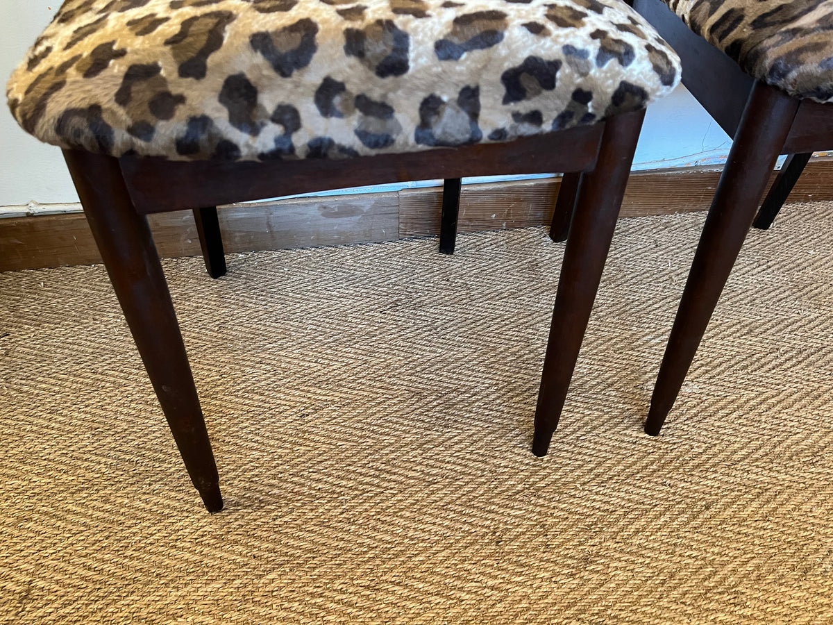 Paire de chaises vintage bois et léopard