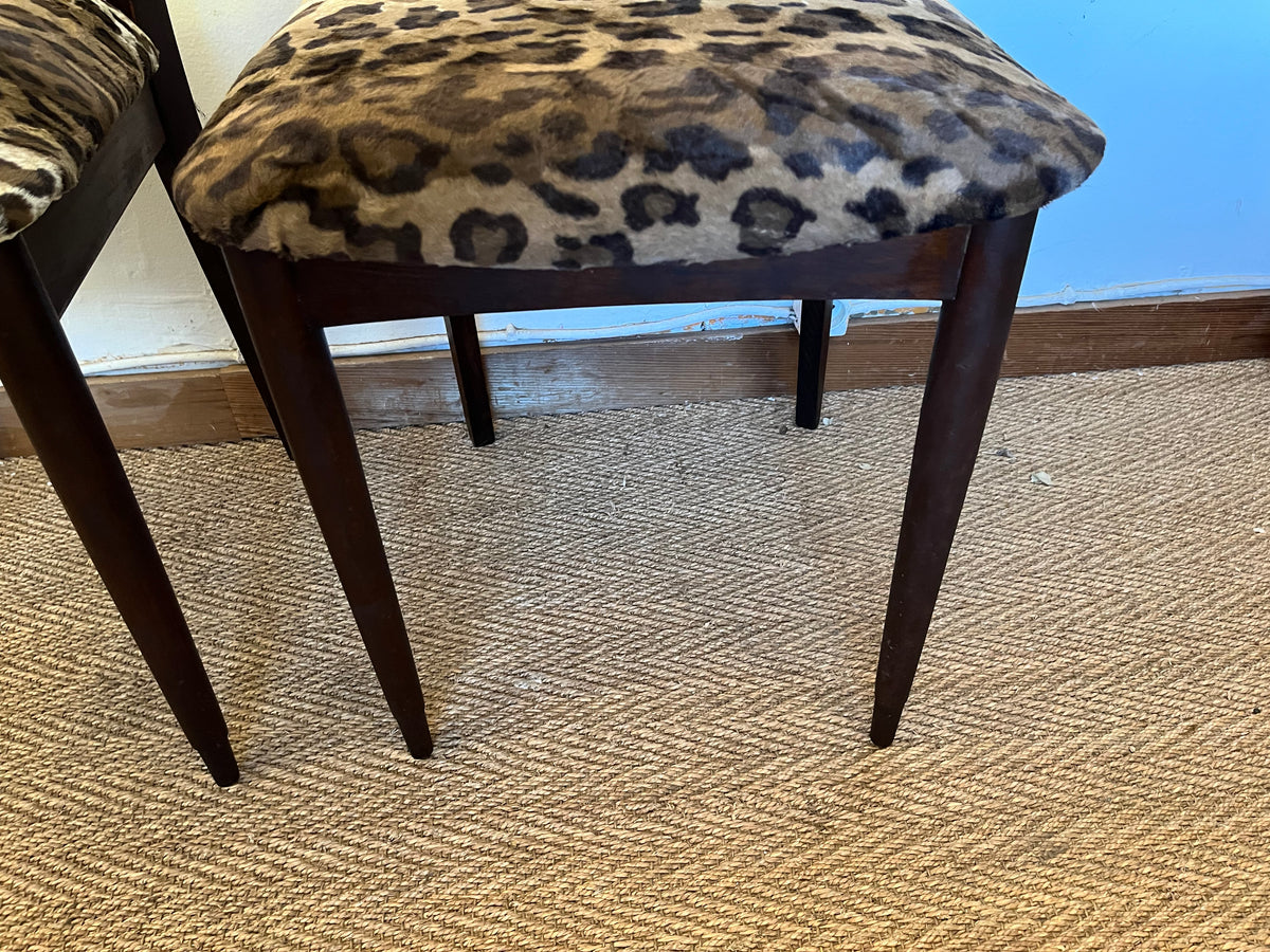 Paire de chaises vintage bois et léopard