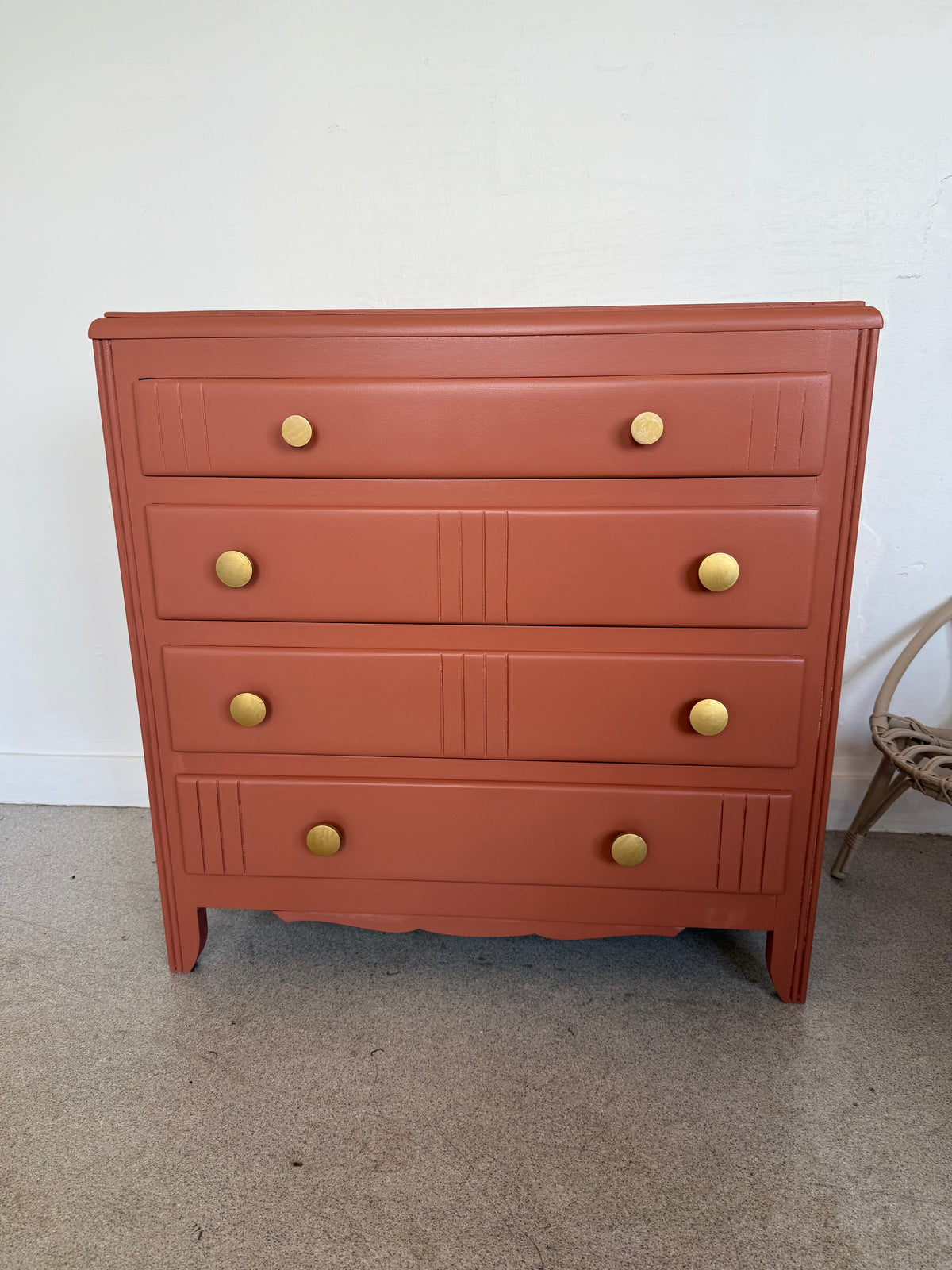 Commode vintage en bois terra cotta