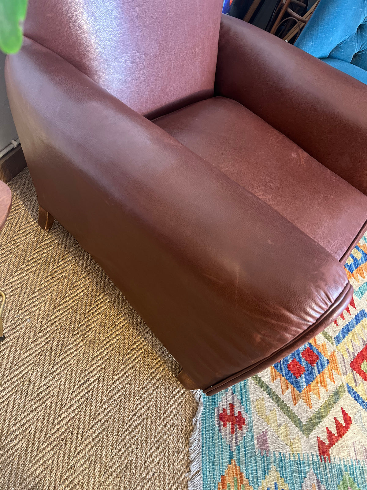 Fauteuil club moustache en similicuir