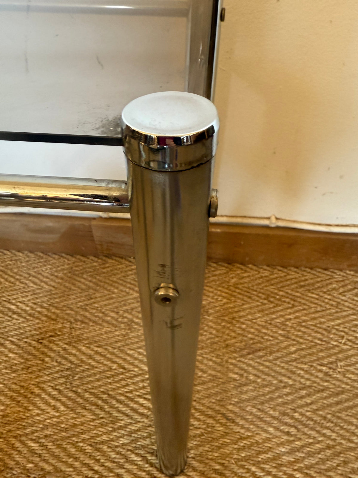 Duo de tables gigognes chrome et verre fumé