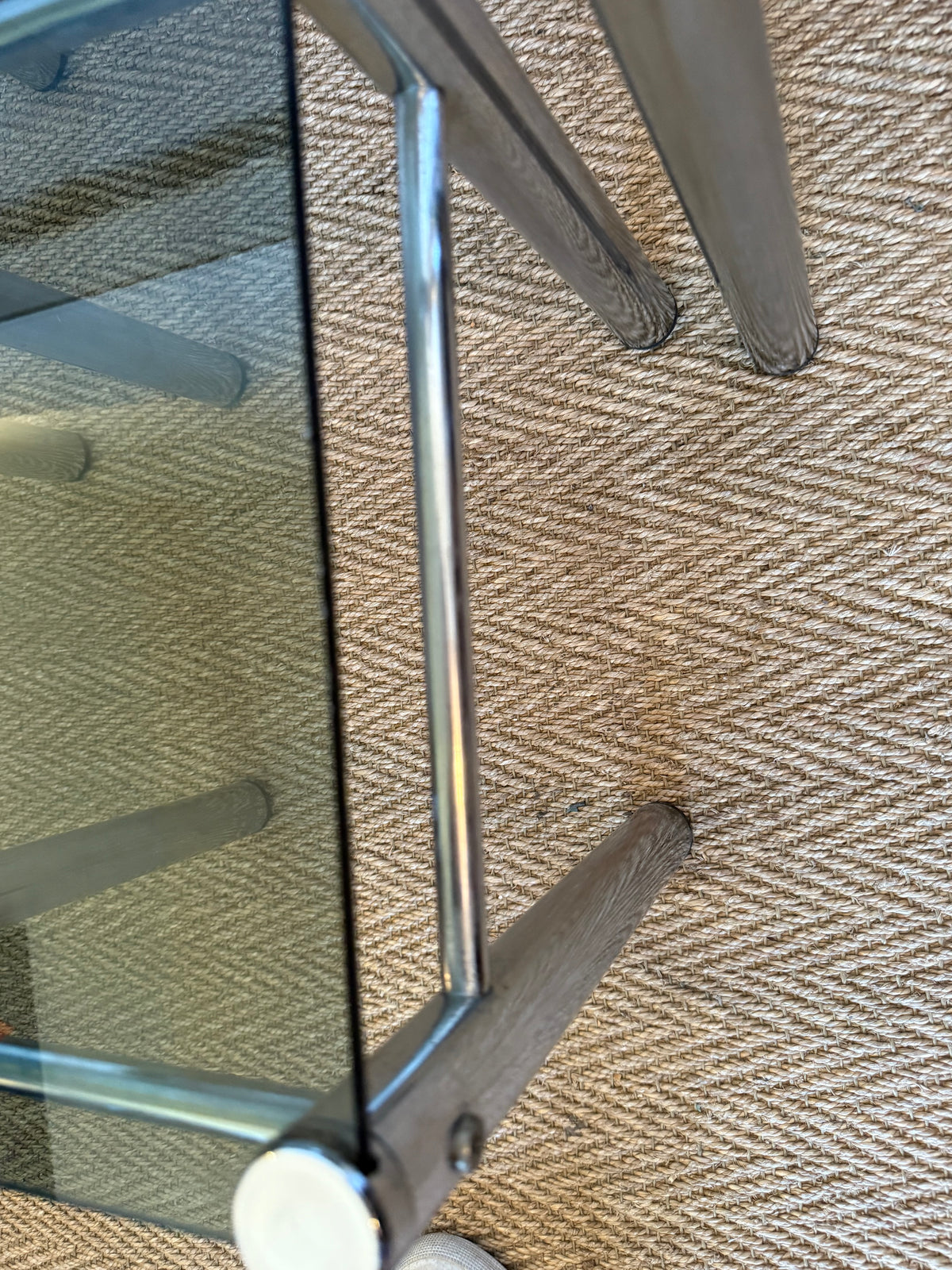 Duo de tables gigognes chrome et verre fumé