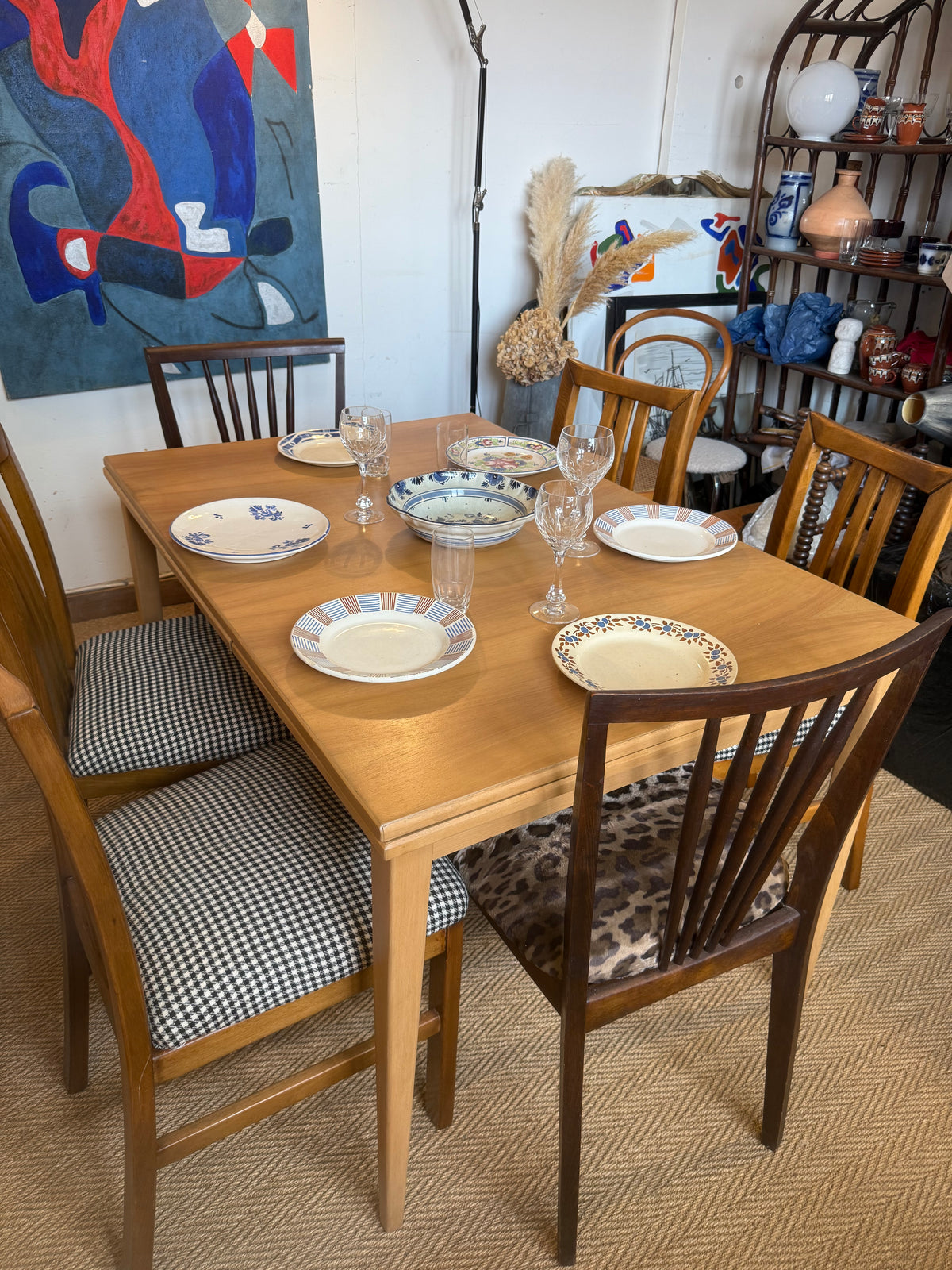Table à rallonge extensible vintage pieds compas placage hêtre (6/10 pers)