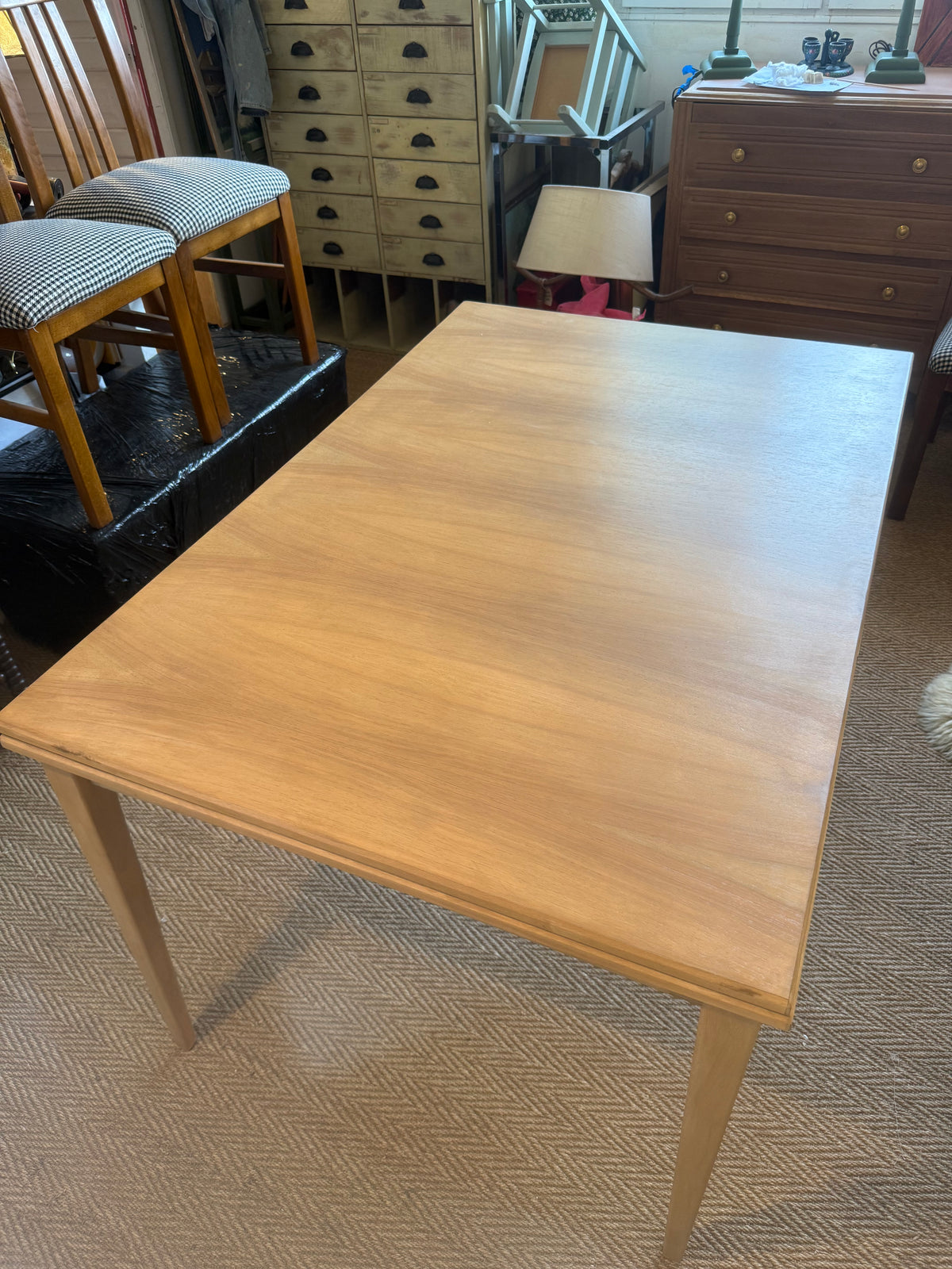 Table à rallonge extensible vintage pieds compas placage hêtre (6/10 pers)