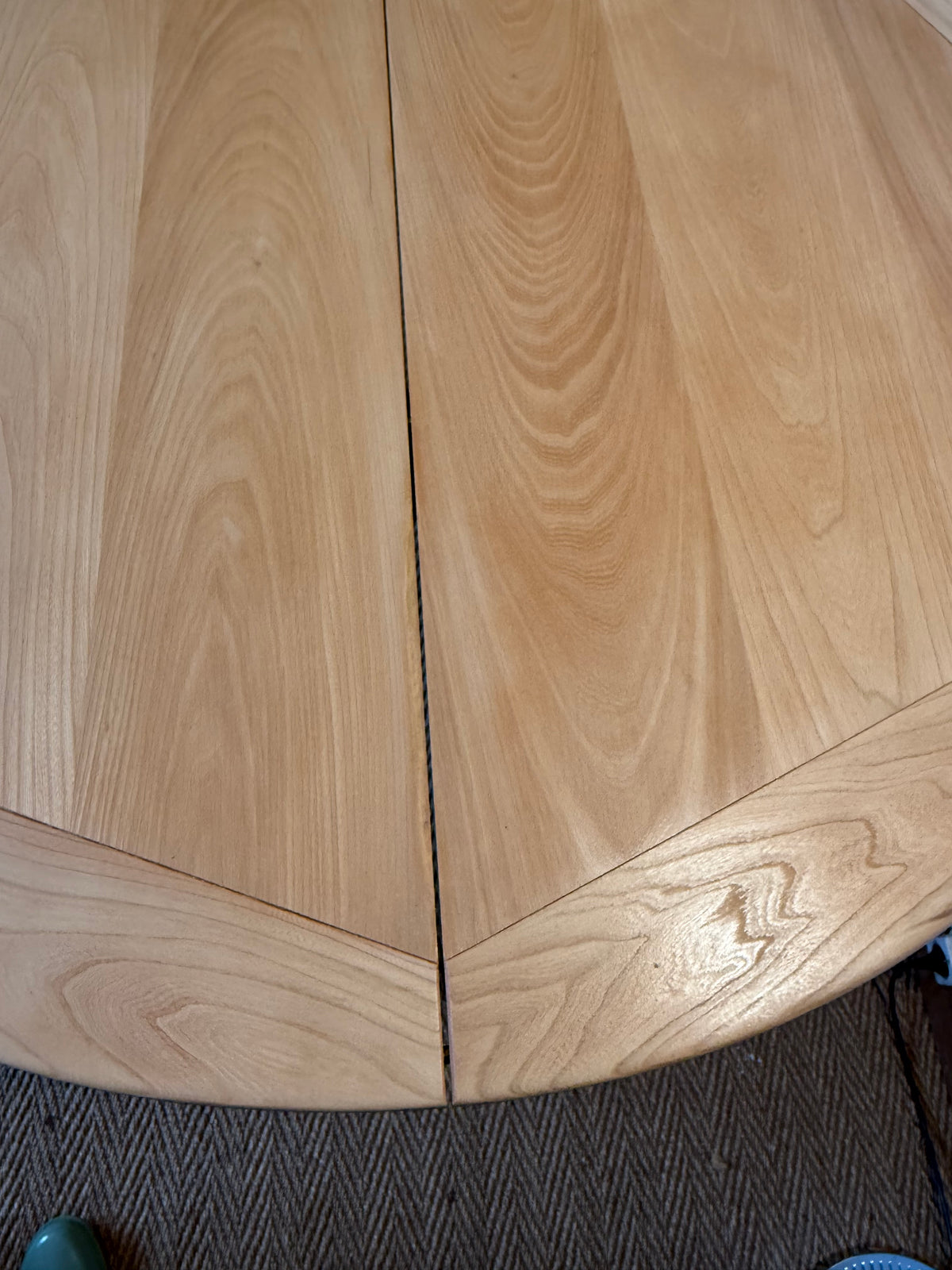 Table de salle à manger extensible en orme Maison Regain