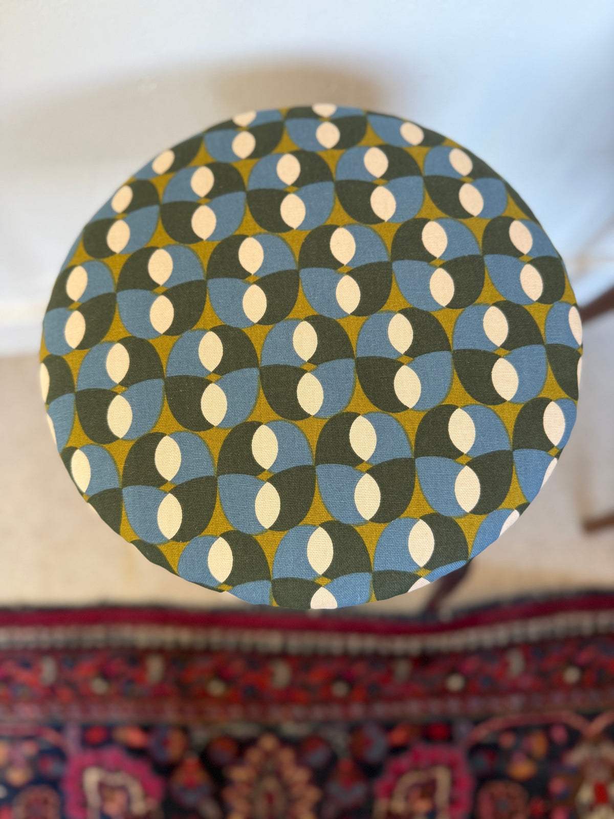 Tabouret chrome et tissu seventies