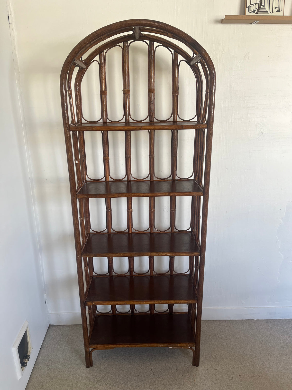 Etagère bibliothèque vintage en rotin