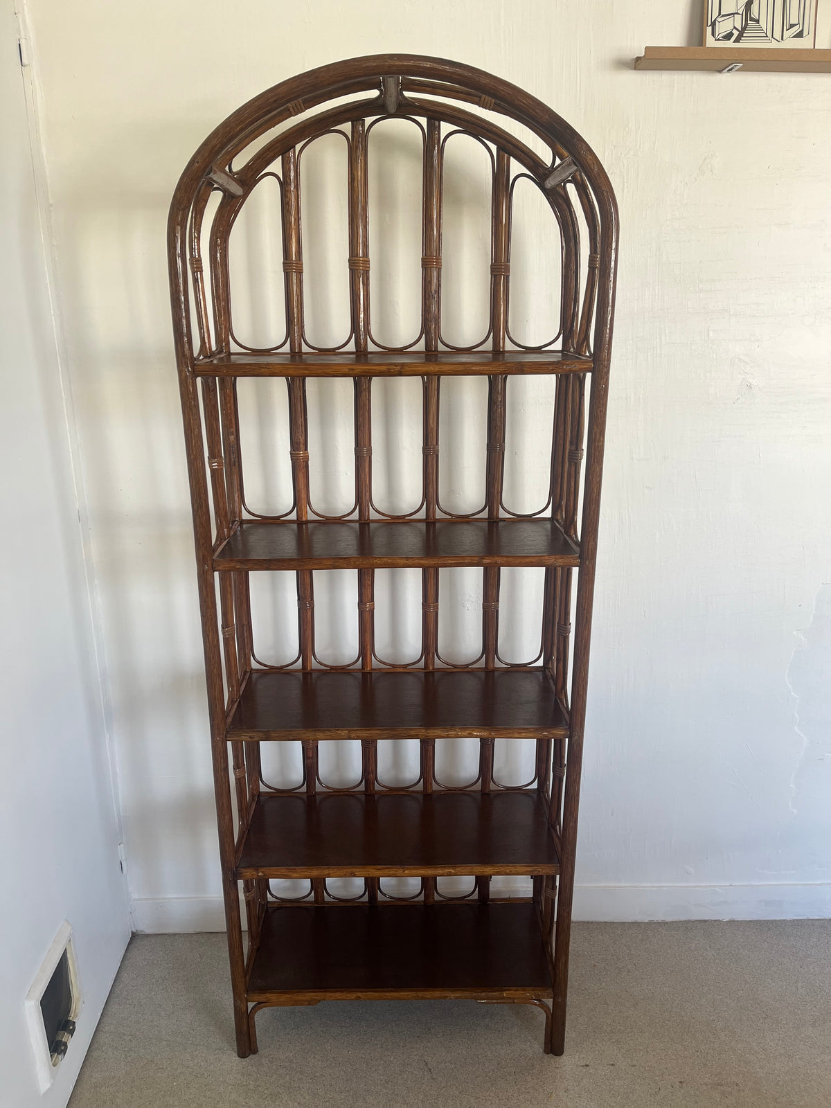 Etagère bibliothèque vintage en rotin