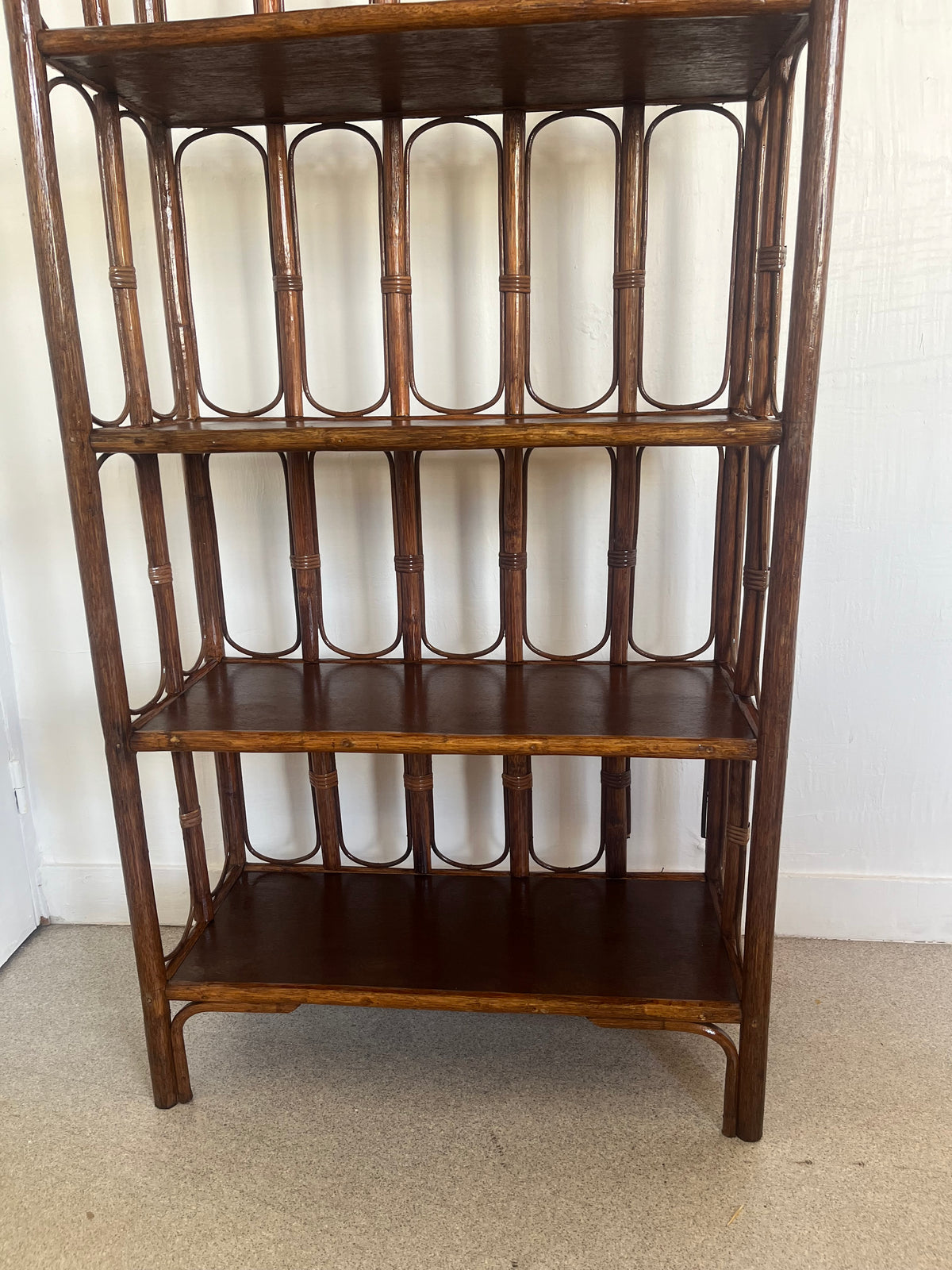 Etagère bibliothèque vintage en rotin