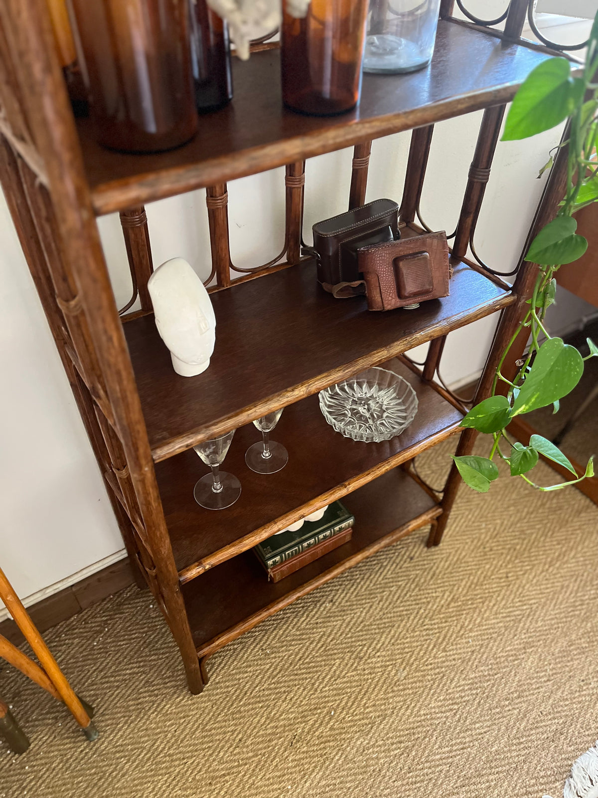 Etagère bibliothèque vintage en rotin