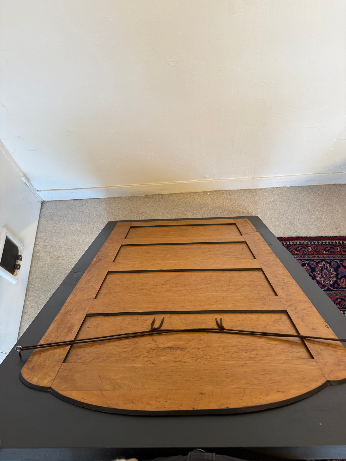 Miroir vintage glace biseautée en bois noir et doré