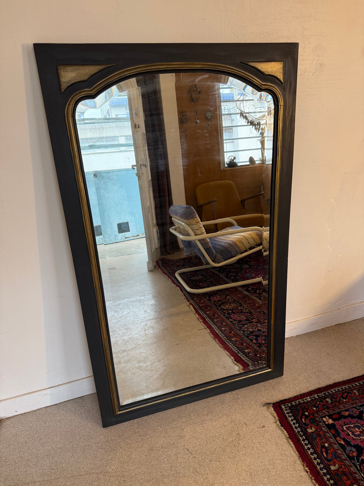 Miroir vintage glace biseautée en bois noir et doré
